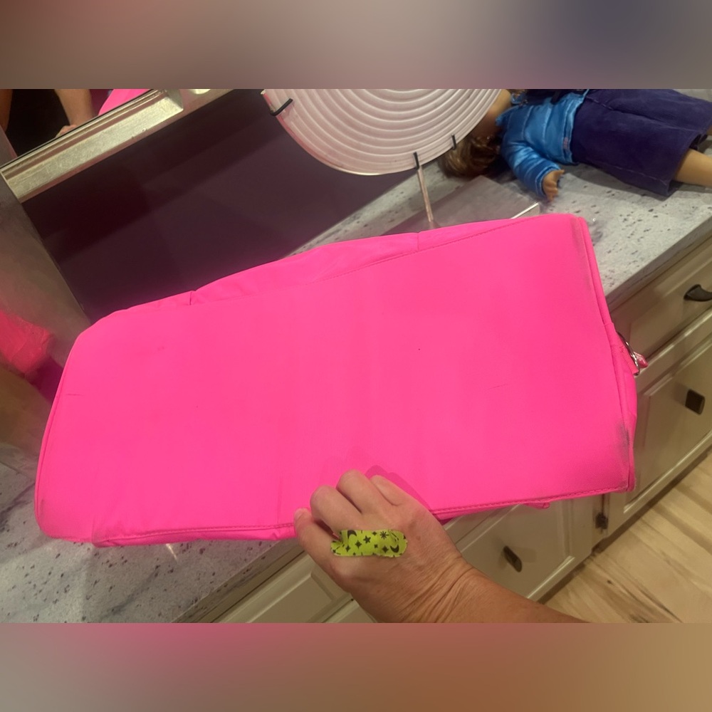 Nicole Miller hot pink carry on duffle bag! - Picture 4 of 6